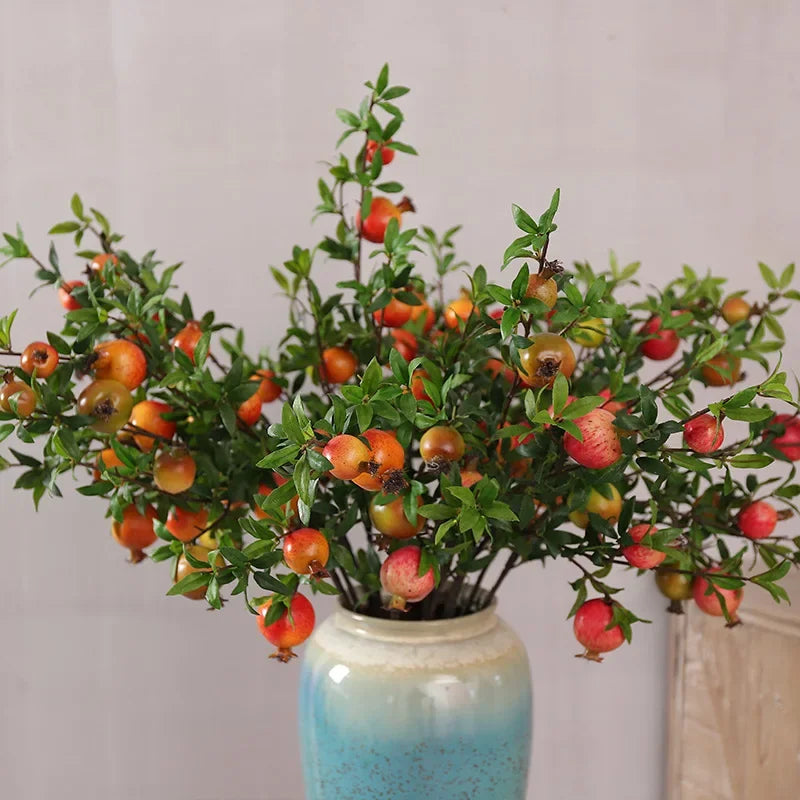 décoration de jardin avec grenades artificielles et plantes vertes - vue 4 sur 6
