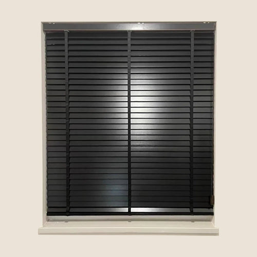 Store vénitien bois véritable anti uv sur mesure - vue 2 sur 9