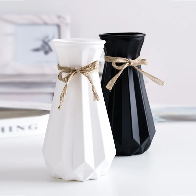 vase moderne en plastique pour décoration florale nordique - vue 3 sur 26