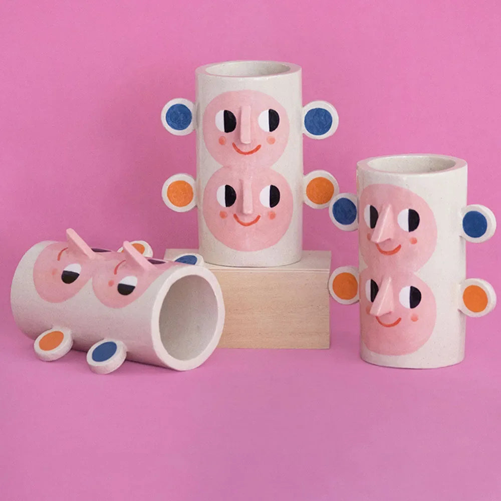 vase en céramique abstrait avec visage humain décoration florale - vue 5 sur 6