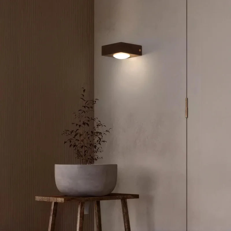 Walnut Wood Wall Light, Wabi-sabi Modern style, Wall Sconce lighting for Bedroom, Bedside, Living, Dining Room, Showcase - vue 5 sur 7