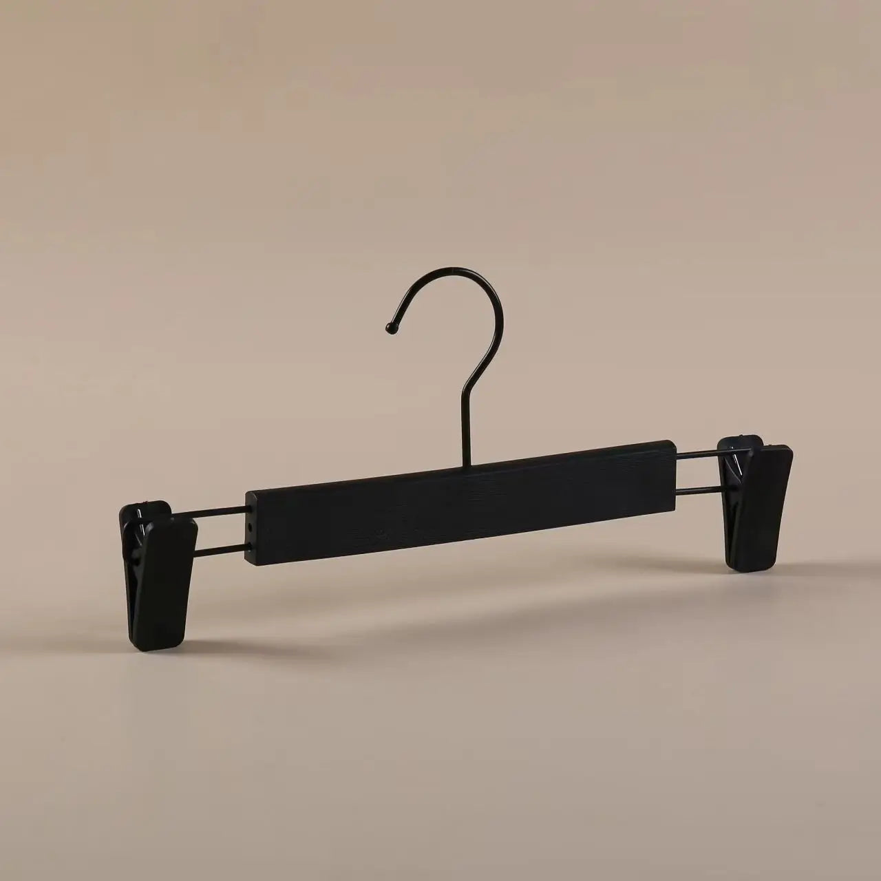 porte-vêtements en fer forgé pour une décoration élégante et moderne - vue 6 sur 15