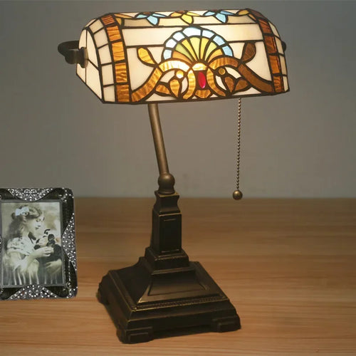 lampe à poser rétro nordique en verre teinté décor baroque méditerranéen - vue 2 sur 6