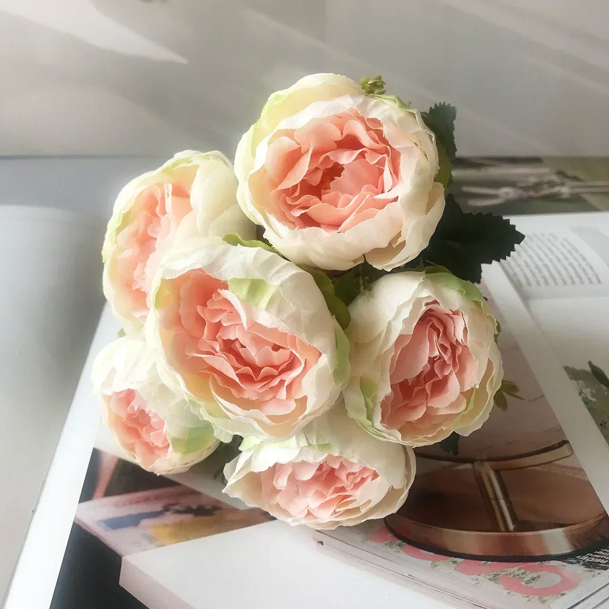 petit bouquet de fleurs artificielles pour décorations printanières et festives - vue 10 sur 34