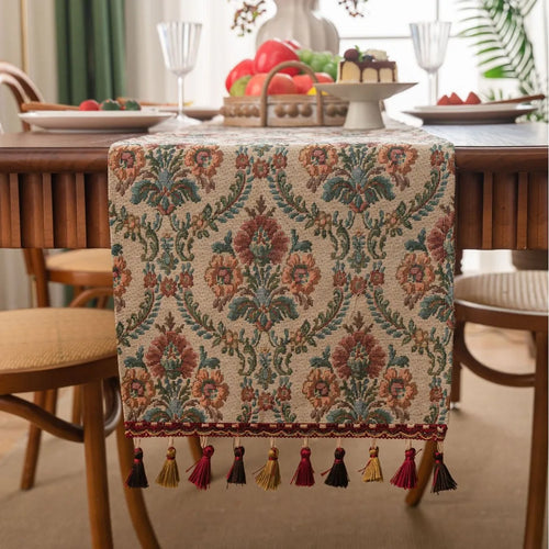 Chemin de table jacquard vert floral pompons campagne