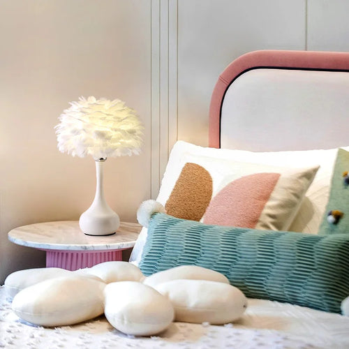 lampes de table modernes en plumes pour décoration douce et romantique - vue 5 sur 10