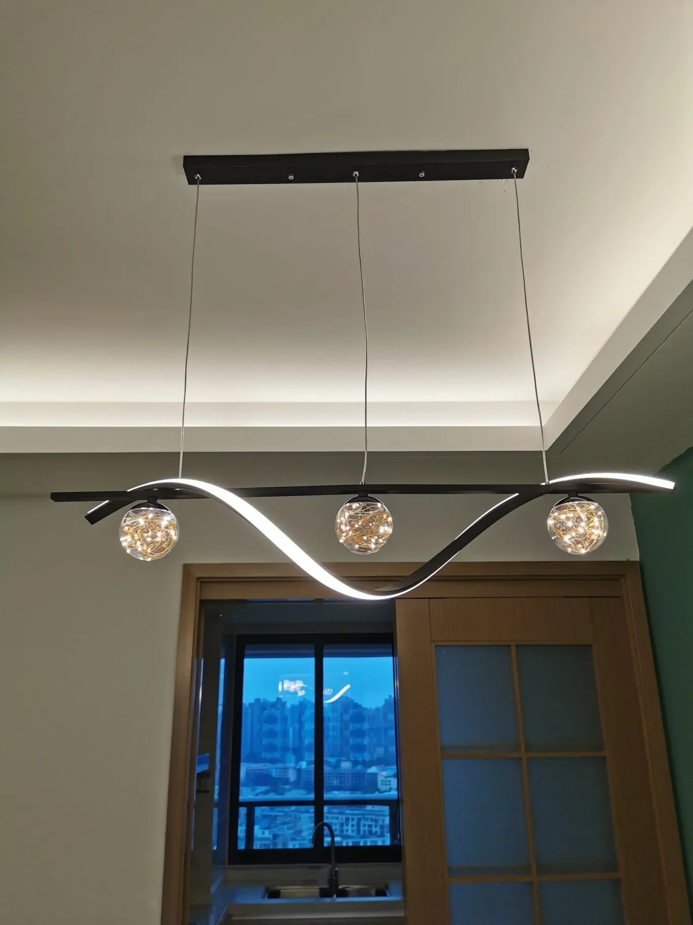 Modern Nordic Style LED  Luxury Long Strip Table Lamp Creative New Dining Room Bar Simple Modern Chandelier - vue 2 sur 8