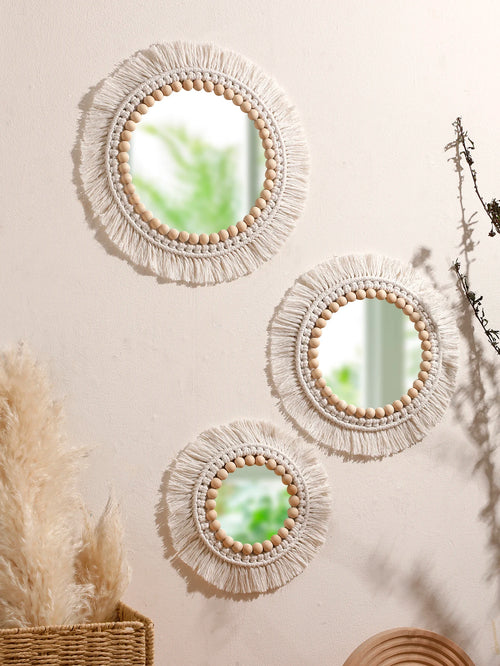 miroir suspendu en macramé décoratif avec pompons tissés - vue 2 sur 14
