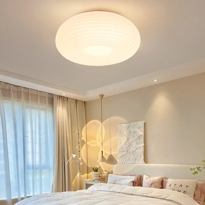 lampe de chevet moderne au style nordique et lumineux - vue 4 sur 18