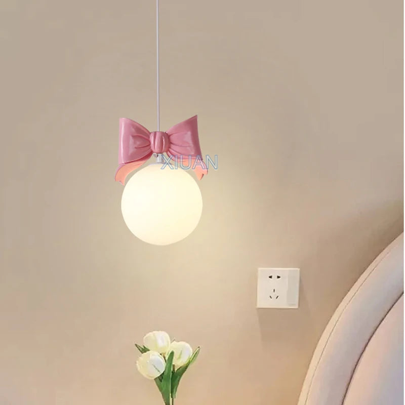 suspension de chevet pour petite chambre avec nœud papillon - vue 2 sur 11