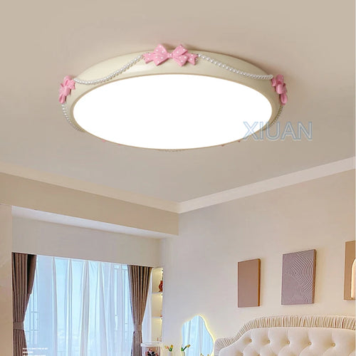 plafonnier romantique pour chambre de princesse en perles - vue 2 sur 12