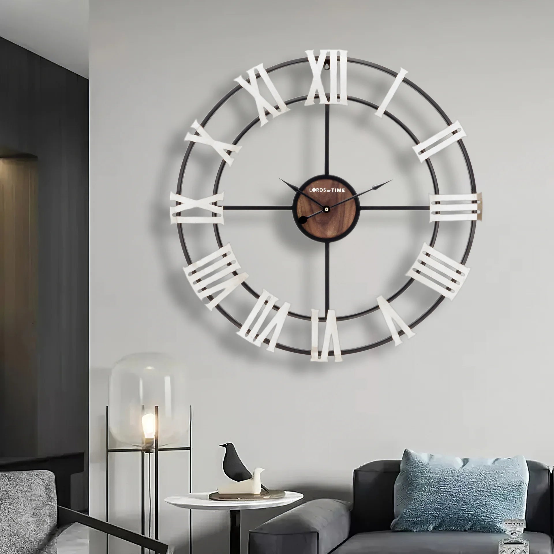 horloge murale moderne rétro en fer noir style 3D chiffres romains - vue 3 sur 6