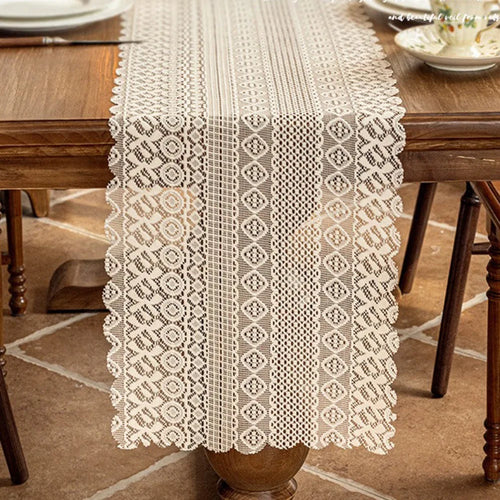 Chemin de table dentelle ajourée style vintage romantique - vue 6 sur 7