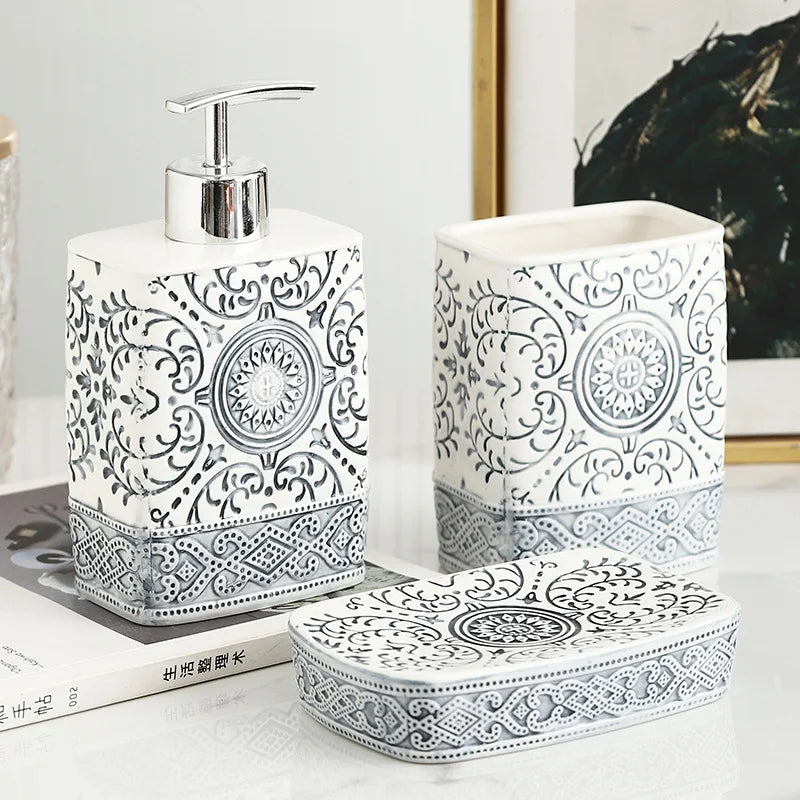 bouteille de lotion en céramique style bohème pour salle de bain - vue 4 sur 9