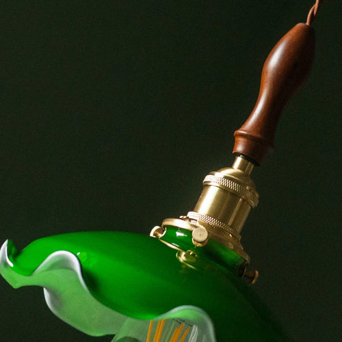 Suspension vintage style américain en cuivre bois et verre - vue 8 sur 30
