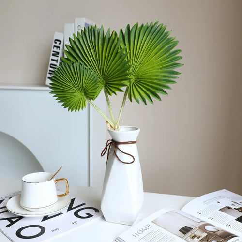 bouquet de feuilles monstera et bananier décoration intérieure mariage - vue 3 sur 10