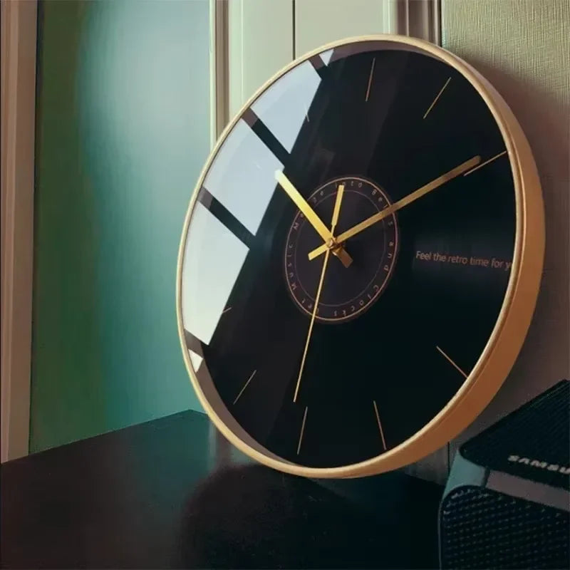 horloge murale moderne en métal esthétique et silencieuse - vue 3 sur 17