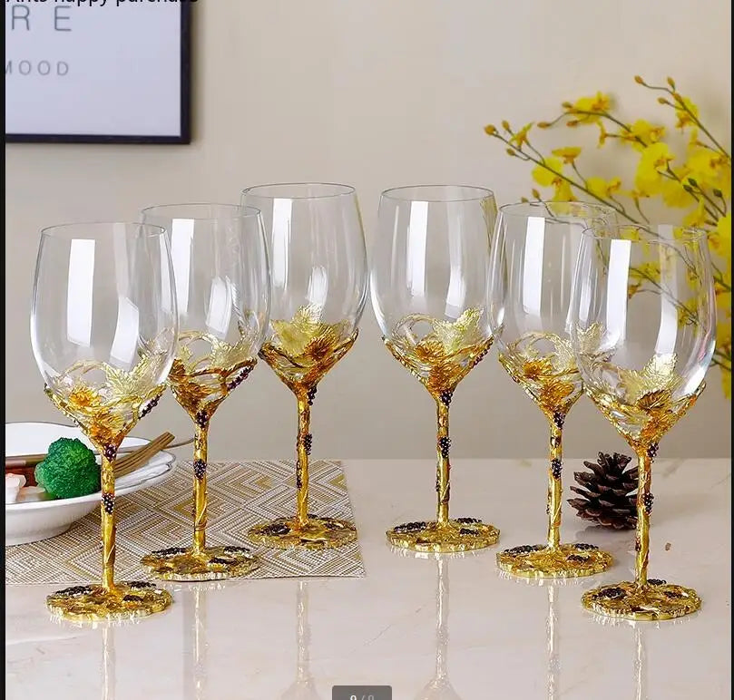 Ensemble verres vin cristal émaillé motifs décoratifs élégant - vue 1 sur 3
