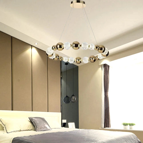 lustre led boule acrylique avec anneau doré et fils réglables - vue 2 sur 10