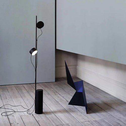 Lampadaire design nordique créatif noir lampadaire simple lampe d'angle étude chevet décoration salon lampe de lecture - vue 2 sur 7