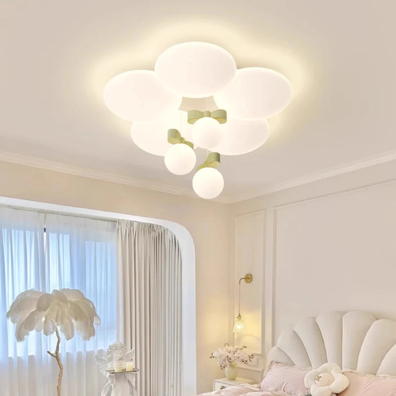 plafonnier fleuri moderne pour chambre d'enfant romantique et chaleureuse - vue 1 sur 6