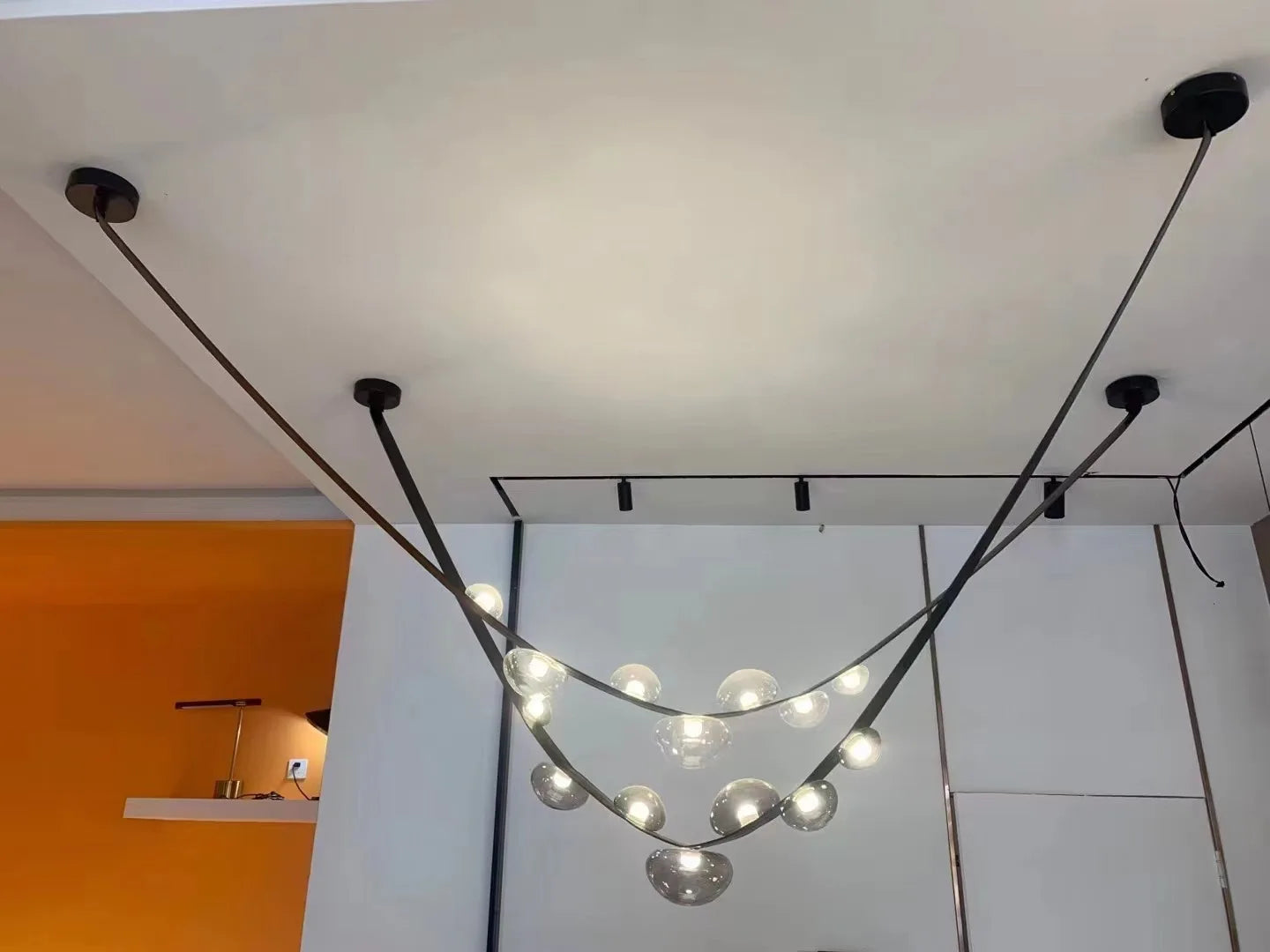 sandyha lustre en cuir avec suspension led design moderne - vue 3 sur 12