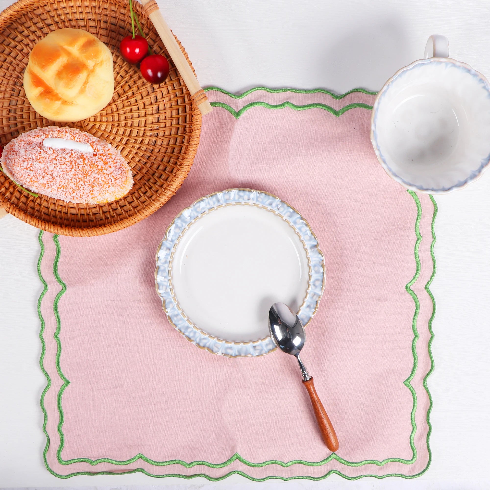 Serviette de table coton lotus brodé style champêtre - vue 7 sur 7