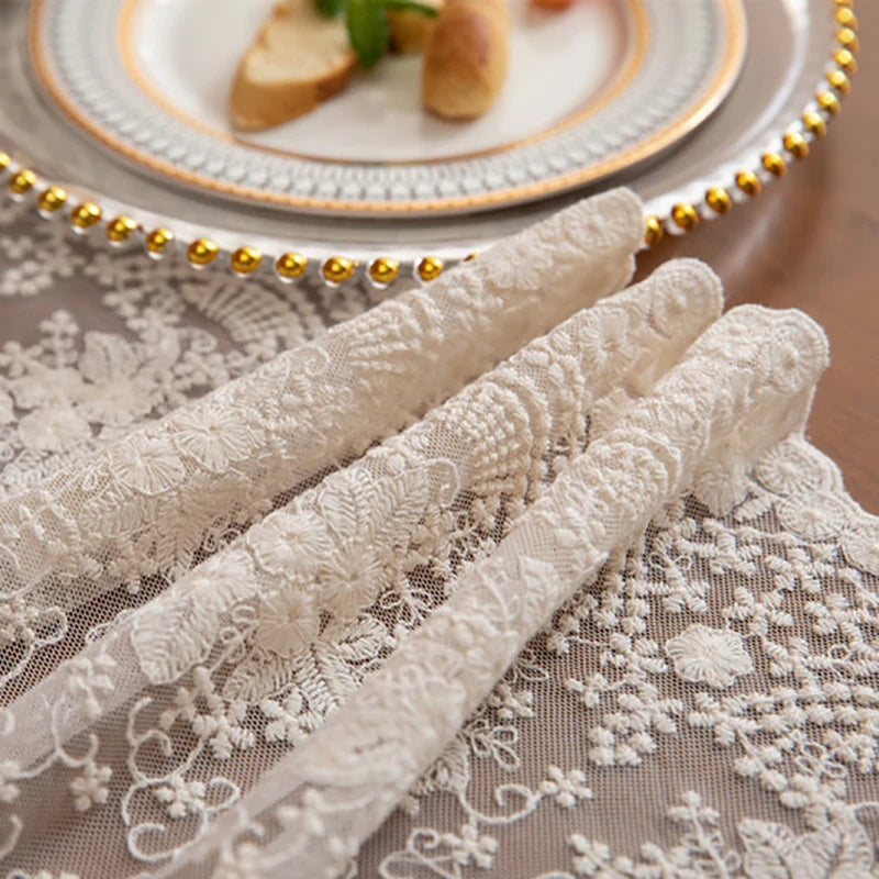 Chemin de table dentelle florale beige style bohème - vue 6 sur 7