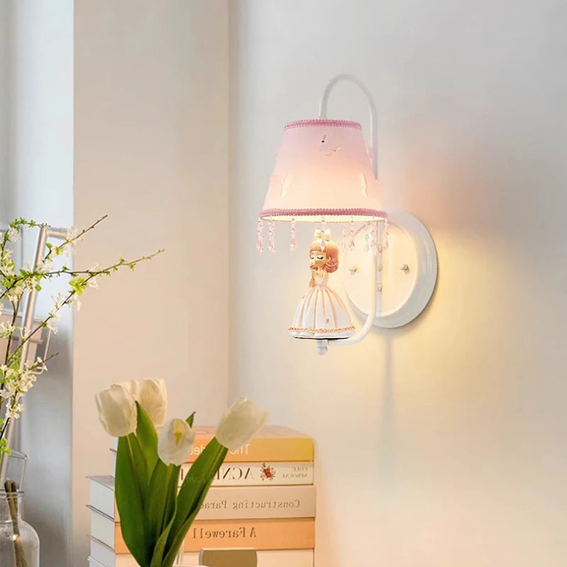 applique murale romantique pour chambre de fille moderne et chaleureuse - vue 2 sur 6