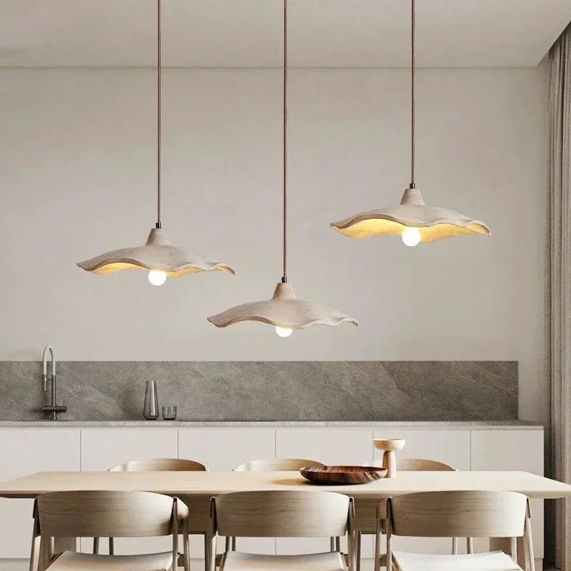 suspension wabi-sabi en ciment et travertin pour décoration intérieure - vue 3 sur 14