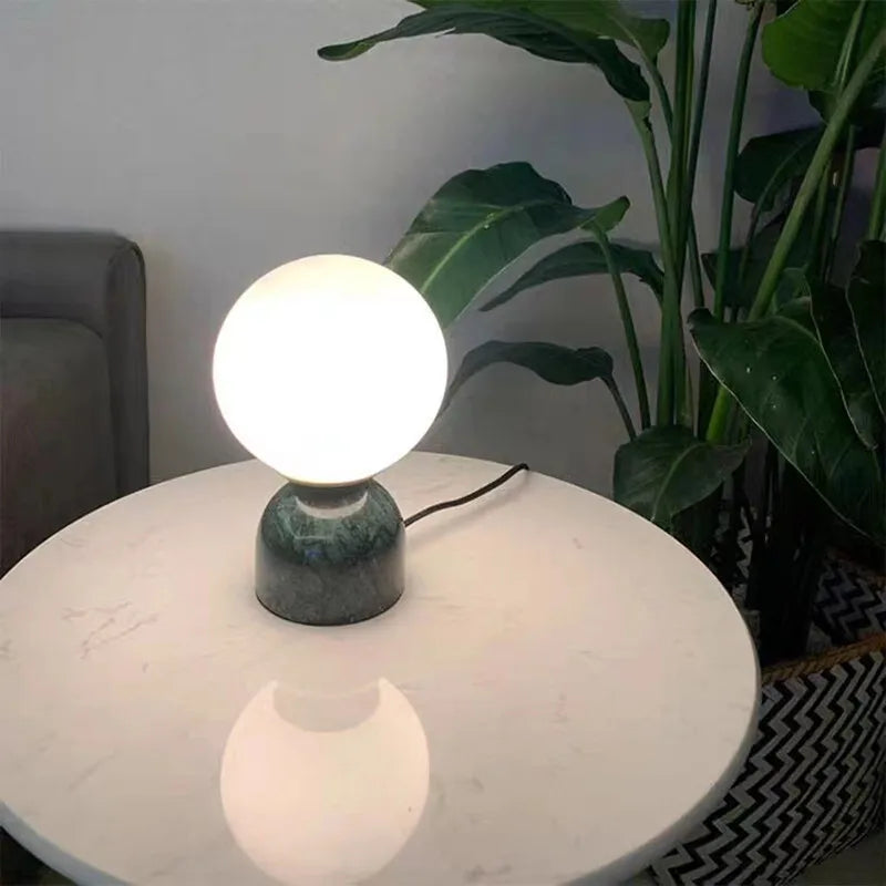 lampe de table en marbre et verre design contemporain - vue 4 sur 9