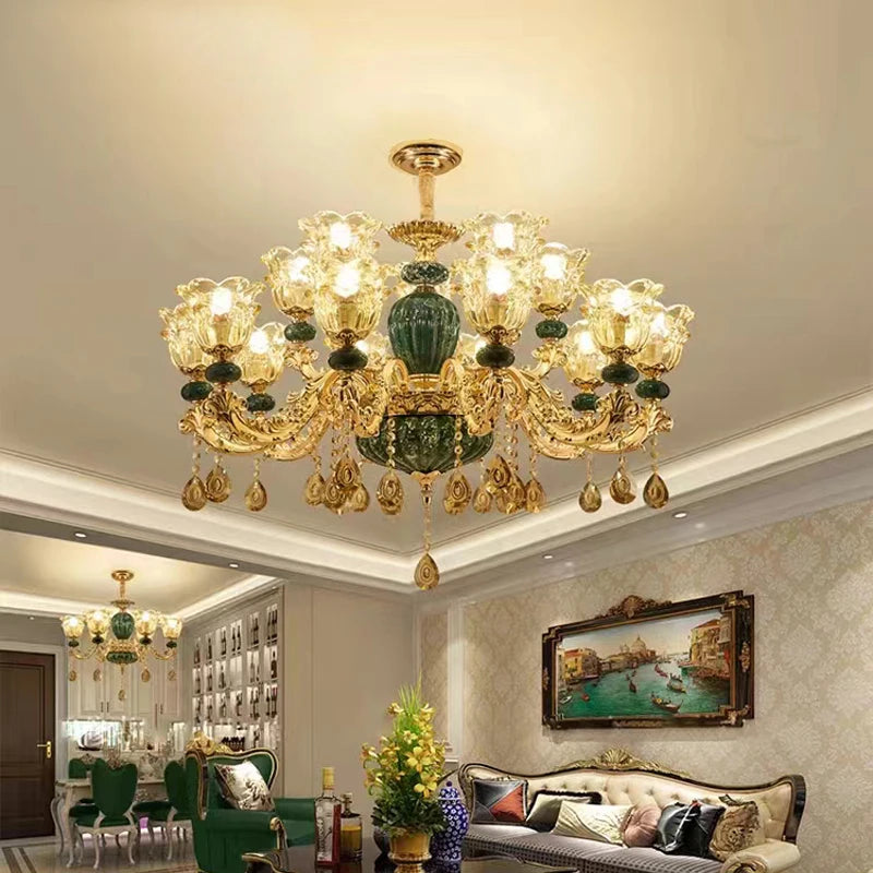 lustre en cristal léger pour décoration élégante et raffinée - vue 3 sur 15