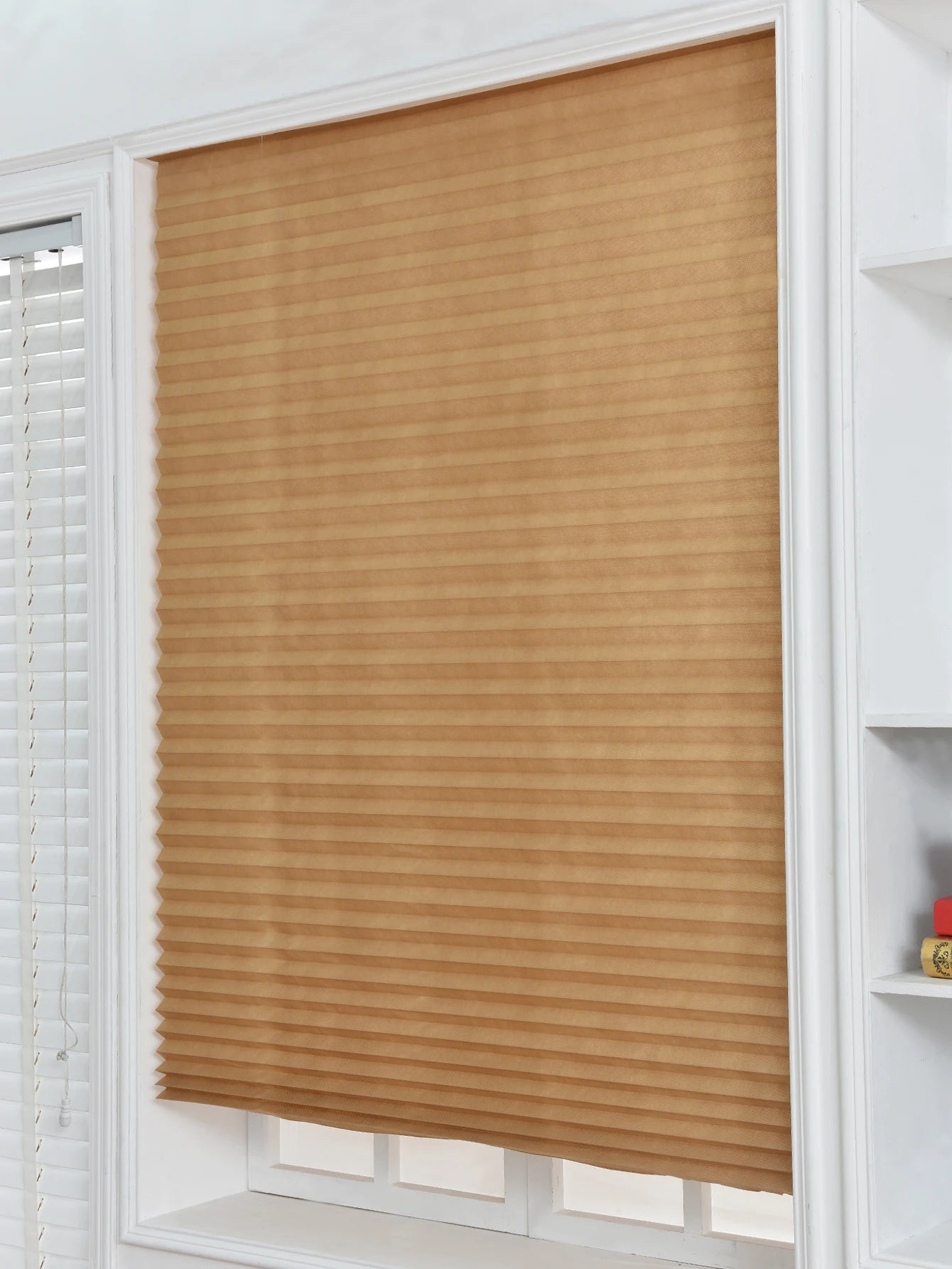 Store enroulable zébré occultant pour fenêtres et portes