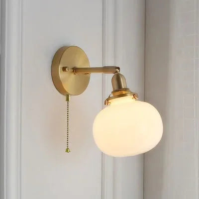 applique murale moderne avec chaîne de traction et boule de verre - vue 13 sur 22