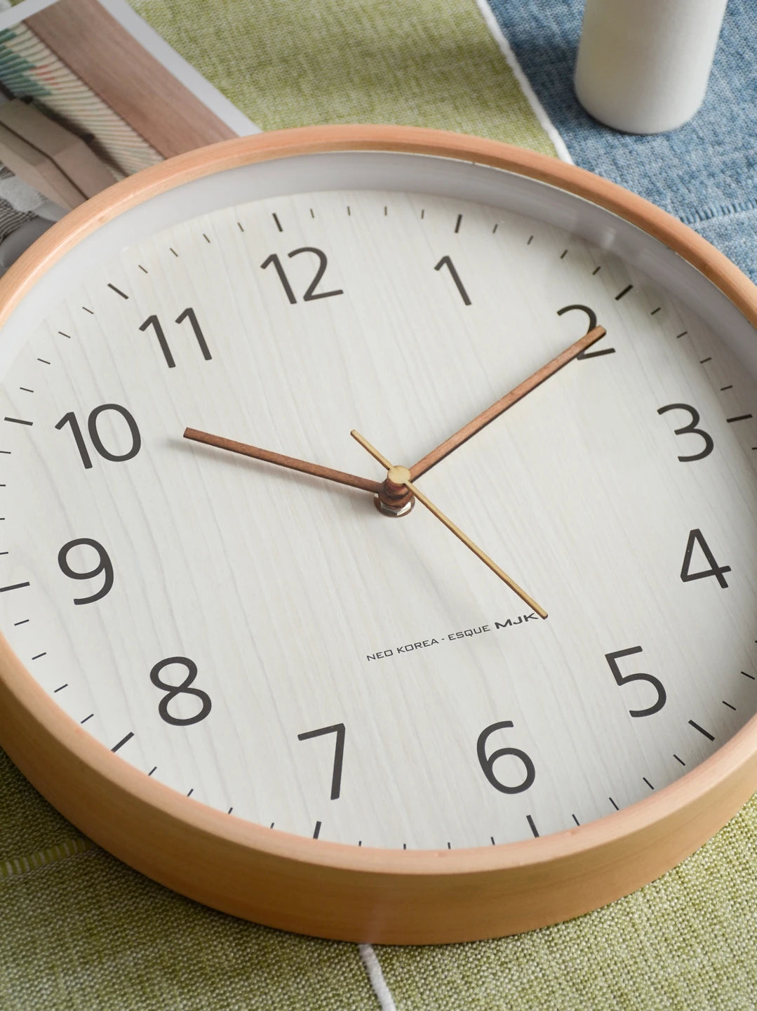 horloge murale en bois moderne décoration créative pour maison - vue 3 sur 7