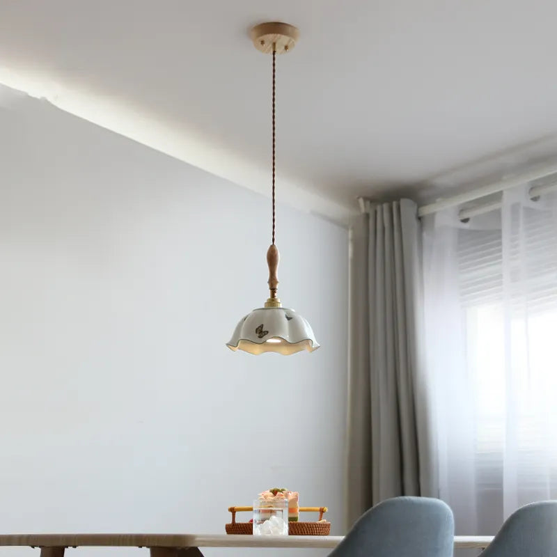 Suspension design led papillon céramique et bois - vue 3 sur 30