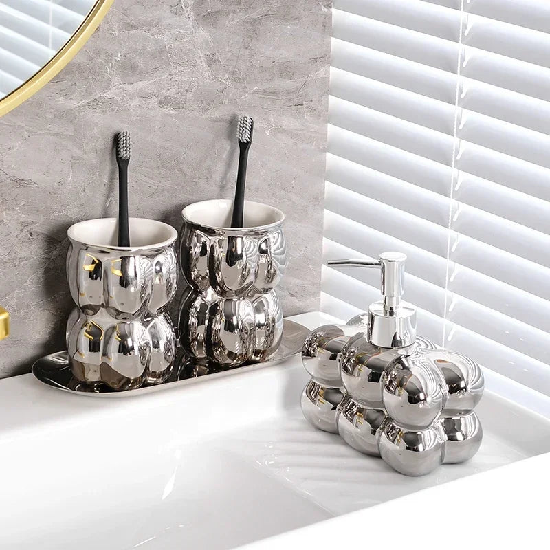ensemble de décoration luxe en céramique pour salle de bain - vue 1 sur 18