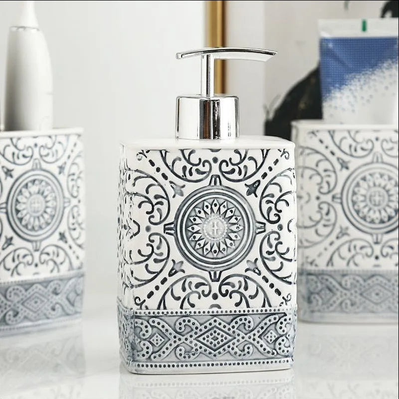 bouteille de lotion en céramique style bohème pour salle de bain - vue 3 sur 9