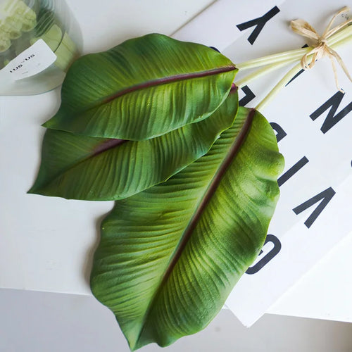 bouquet de feuilles monstera et bananier décoration intérieure mariage - vue 5 sur 10