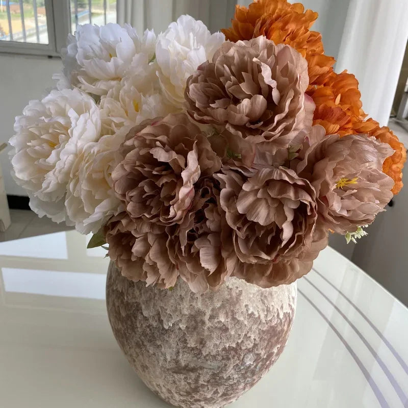 bouquet de sept pivoines en soie pour décoration intérieure et mariage - vue 5 sur 12