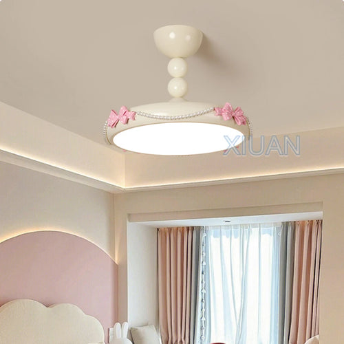 plafonnier romantique pour chambre de princesse en perles - vue 3 sur 12