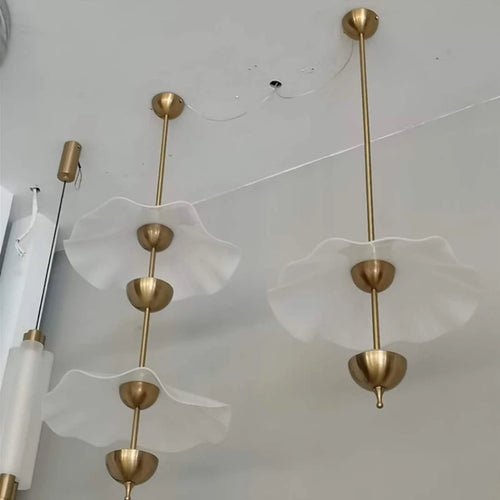 suspension feuille de lotus en métal doré art déco - vue 4 sur 10