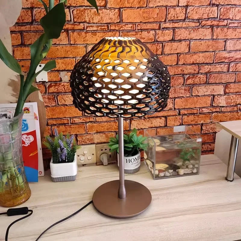 Italy Design Table Lamps Modern Hollow Lampshade Desk Light for Bedroom Living Room - vue 1 sur 8