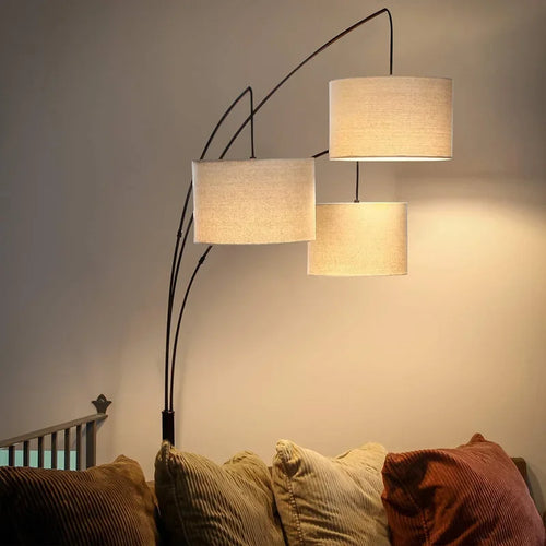 Lampadaire design avec plusieurs abat-jours suspendus - vue 3 sur 7