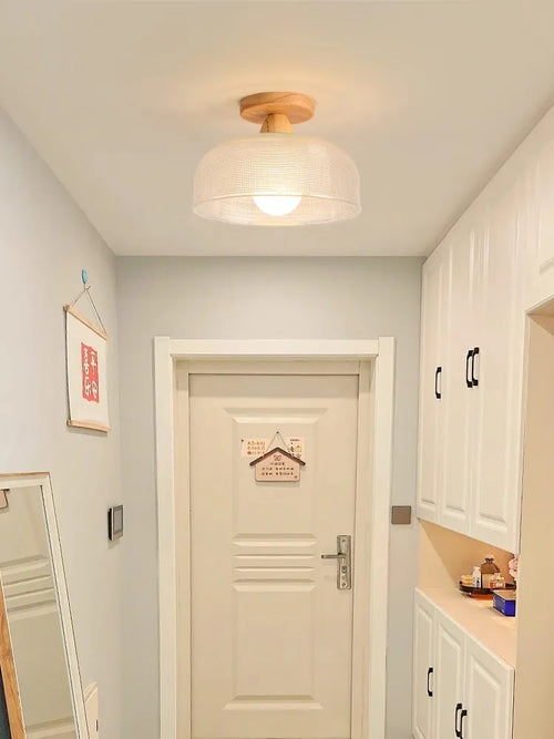 Plafonnier nordique en bois lampe en verre dépoli salon allée chambre vestiaire balcon couloir lampes et lanternes - vue 5 sur 12