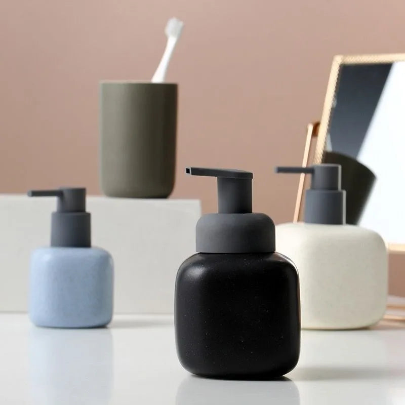 bouteille en céramique pour savon et gel douche portable - vue 4 sur 21