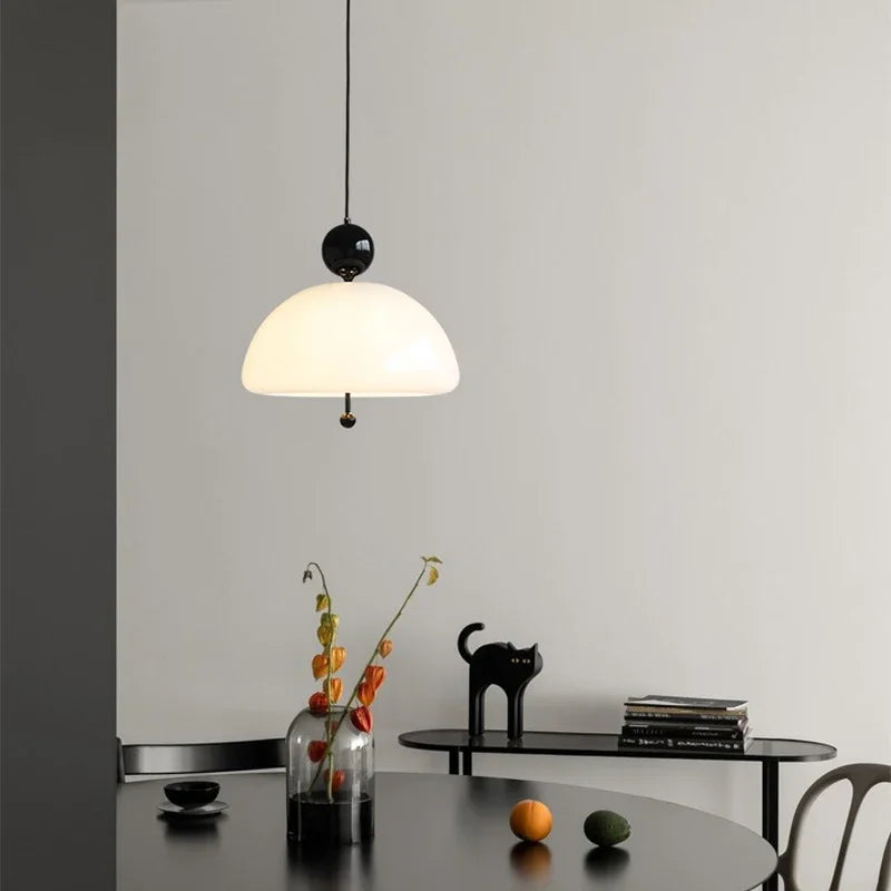 lustre rétro médiéval en verre crème pour intérieur élégant - vue 4 sur 11