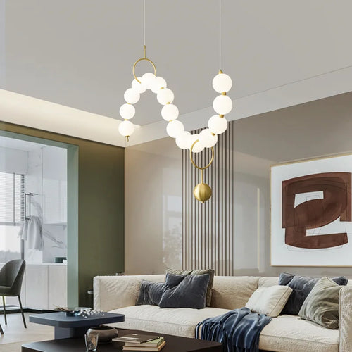 lustre suspension en acrylique blanc avec perles - vue 3 sur 16