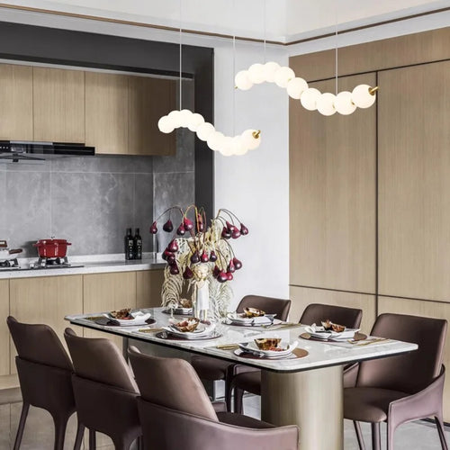 lustre suspension en acrylique blanc avec perles - vue 6 sur 16