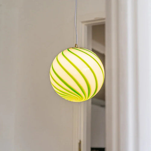 suspension créative en forme de boule de bonbon décorative à LED - vue 4 sur 8